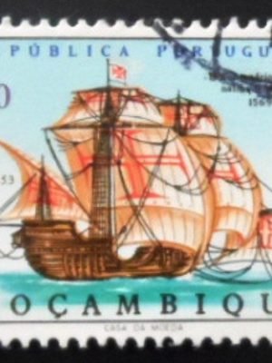 Selo postal de Moçambique de 1969 Carack 1553 U