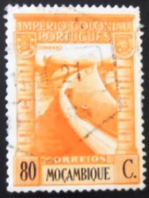 Selo postal de Moçambique de 1938 Barrage 80 U