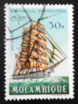 Selo postal de Moçambique de 1963 Sail training vessel Sagres U