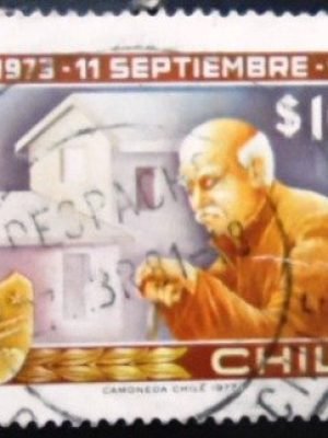 Selo postal do Chile de 1977 Old Man and Home U