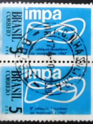 Par de selos postais do Brasil de 1967 Colóquio de Matemática U