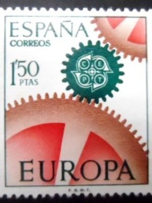 Selo postal da Espanha de 1967 Interlocking Cogs Red N