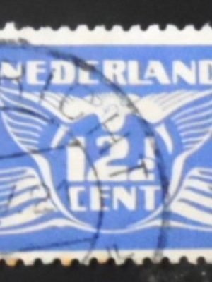 Selo postal da Holanda de 1941 Flying dove 12½ U