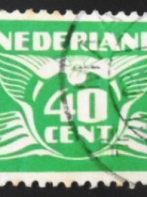 Selo postal da Holanda de 1941 Flying dove 40 U