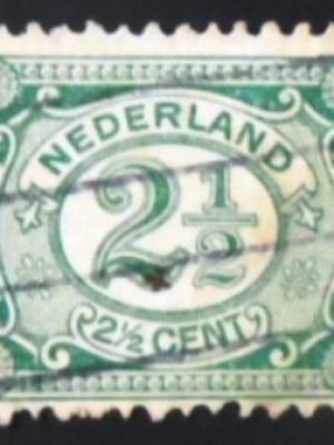 Selo postal da Holanda de 1899 Figure 2½ U
