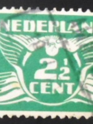 Selo postal da Holanda de 1934 Flying dove 12½ U