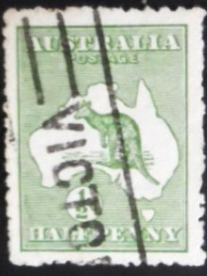 Selo postal da Austrália de 1913 Kangaroo and Map ½ U