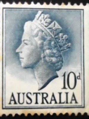 Selo postal da Austrália de 1957 Queen Elizabeth II 10 U