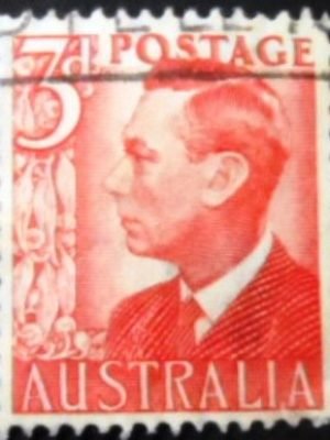 Selo postal da Austrália de 1951 King George VI 3 U