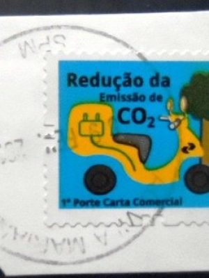 Fragmento com selo postal do Brasil de 2015 Redução CO2 BR U mariana