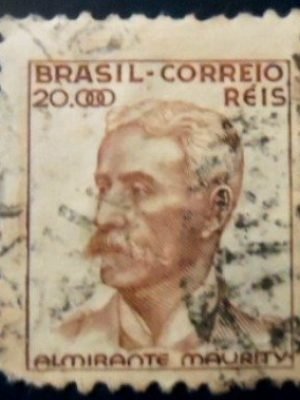 Selo postal do Brasil de 1942 Almirante Maurity U
