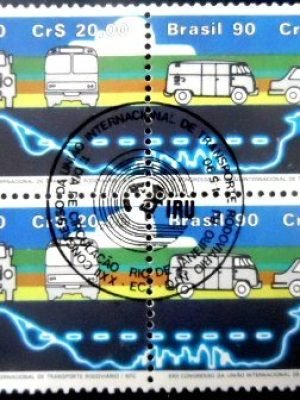 Par de se-tenant do Brasil de 1990 Congresso NTC MCC SET