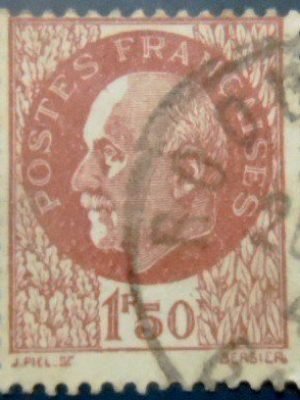 Selo postal da França de 1941 Marshal Pétain 1.50 U sev