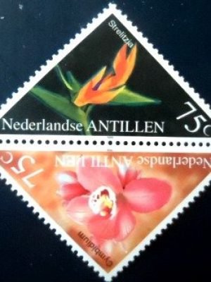 Se-tenant das Antilhas Holandesas de 19999 Cymbidium & Strelitzia M SET