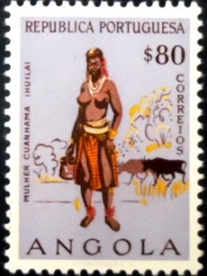 Selo postal de Angola de 1957 Cuanhama woman M
