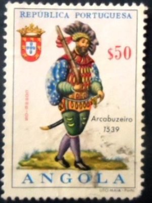 Selo postal da Angola de 1966 Harquebusier 1539 U