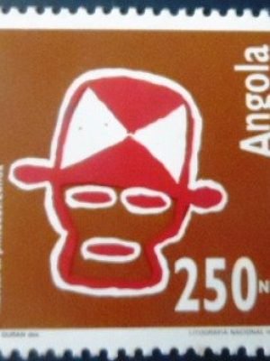 Selo postal da Angola de 1992 Art Quioca 250 M