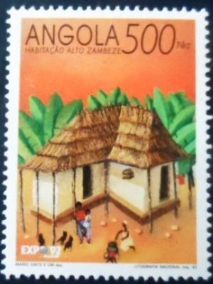 Selo postal da Angola de 1992 Traditional Housing Expo-92 500 M