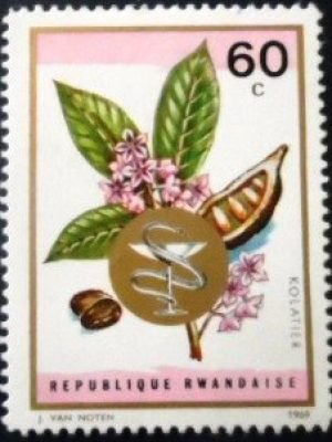 Selo postal da Ruanda de 1969 Cola acuminata M