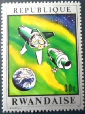Selo postal da Ruanda de 1970 Second stage separation N A