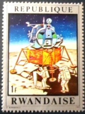 Selo postal de Ruanda de 1970 Landing Module N A
