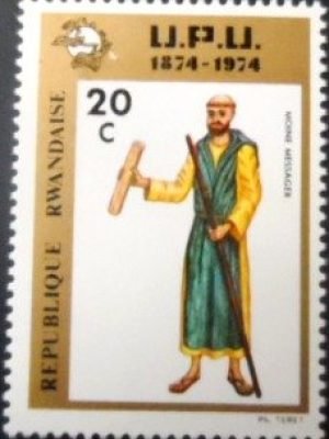 Selo postal da Ruanda de 1974 Monk messenger M A