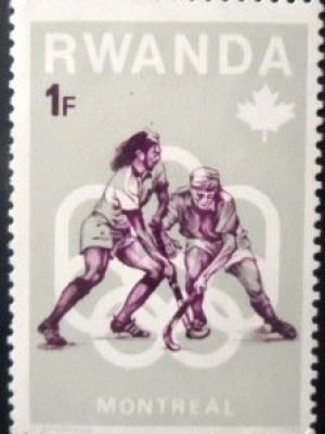 Selo postal da Ruanda de 1976 Hockey M A