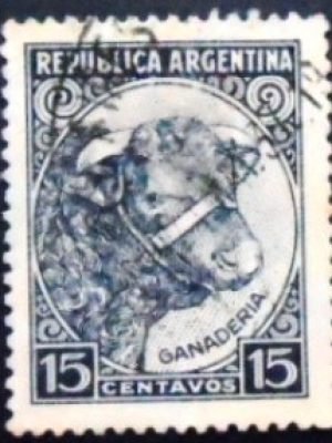 Selo postal da Argentina de 1936 Cattle U