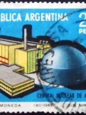 Selo postal da Argentina de 1969 Central Nuclear Atucha U