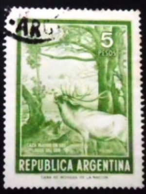 Selo postal da Argentina de 1974 Red Deer 5 U