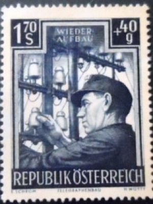Selo postal da Áustria de 1951 Telegraph-labourer N