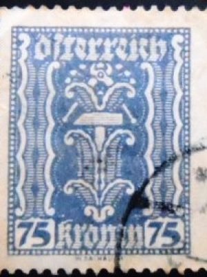 Selo postal da Áustria de 1922 Symbolism hammer & tongs 75 U