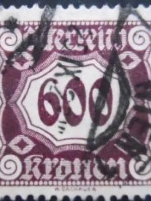 Selo postal da Áustria de 1923 Digit in decagon 600 U