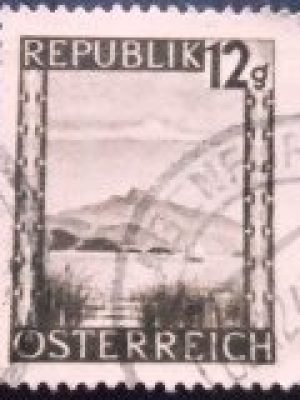 Selo postal da Áustria de 1945 Schafberg U