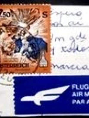 Fragmento com selo postal da Áustria de 1994 Virgin Mary