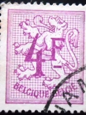 Selo postal da Bélgica de 1974 Number on Heraldic Lion 4 U sev