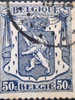 Selo postal da Bélgica de 1936 Small Coat of Arms 50 U a