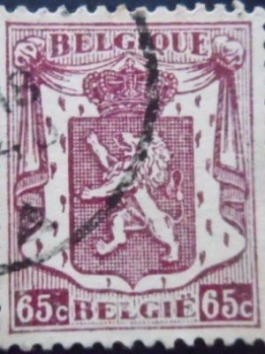 Selo postal da Bélgica de 1946 Small Coat of Arms 65 U
