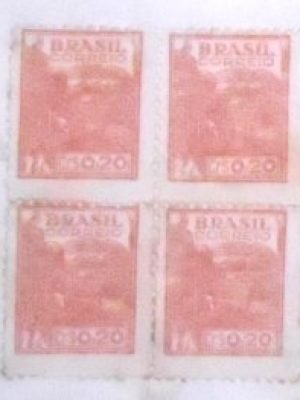 Selo postal da Bélgica de 1943 King Leopold III Open Collar 2 U sev