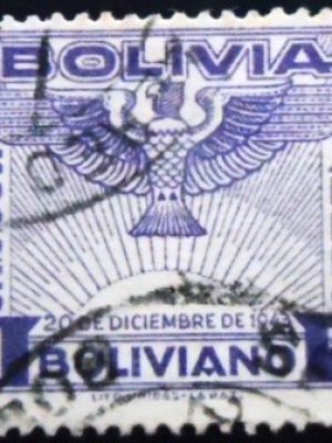 Selo postal da Bolívia de 1944 Condor and Sun Rising U