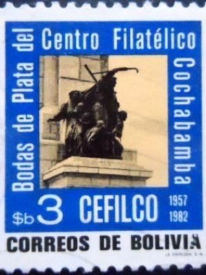 Selo postal da Bolívia de 1982 Monument 3 U