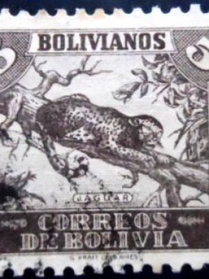 Selo postal da Bolívia de 2939 Jaguar 5 U