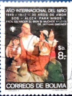 Selo postal da Bolívia de 1979 Christ with children in national costume U