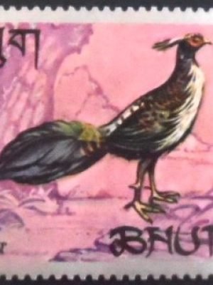 Selo postal do Butão de 1968 White Crested Khalij M Selo postal do Butão de 1968 White Crested Khalij M