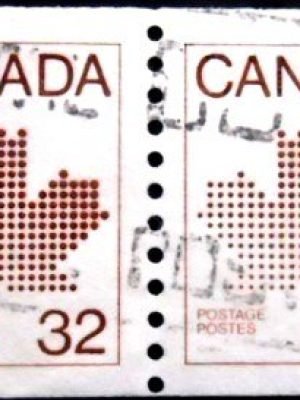 Par de selos postais do Canadá de 1983 Maple Leaf 32 C U PR