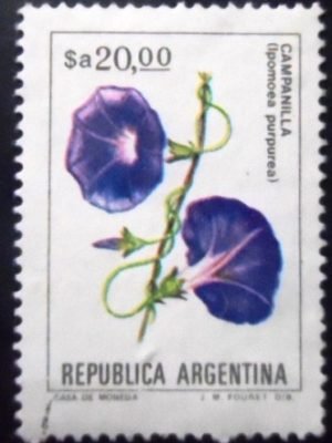 Imagem similar à do selo postal da Argentina de 1984 Campanilla U sev