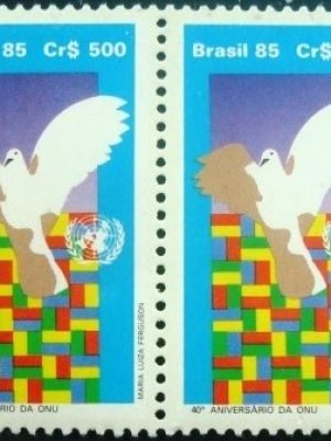 Par de selos comemorativos do Brasil emitidos em 1985 - C 1492 M