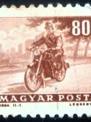 Selo postal da Hungria de 1964 Telegram Delivery by Motor U