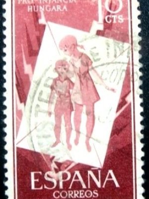 Selo postal da Espanha de 1956 In Support of Hungarian Children 10 U