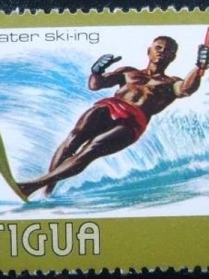Selo postal de Antígua de 1976 Water skiing